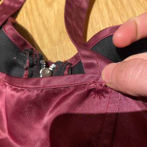 Lip service corset with hidden zipper and exposed zipper details - Picture 4 of 7